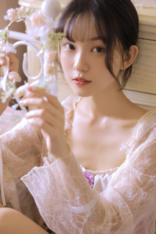 宝宝我们穿裙子做好不好